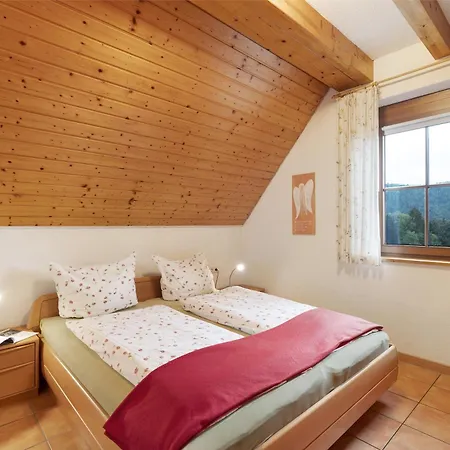 Farm stay Loecherhansenhof *